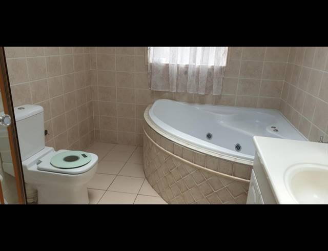 4 BEDROOM HOUSE FOR SALE IN GLENVISTA